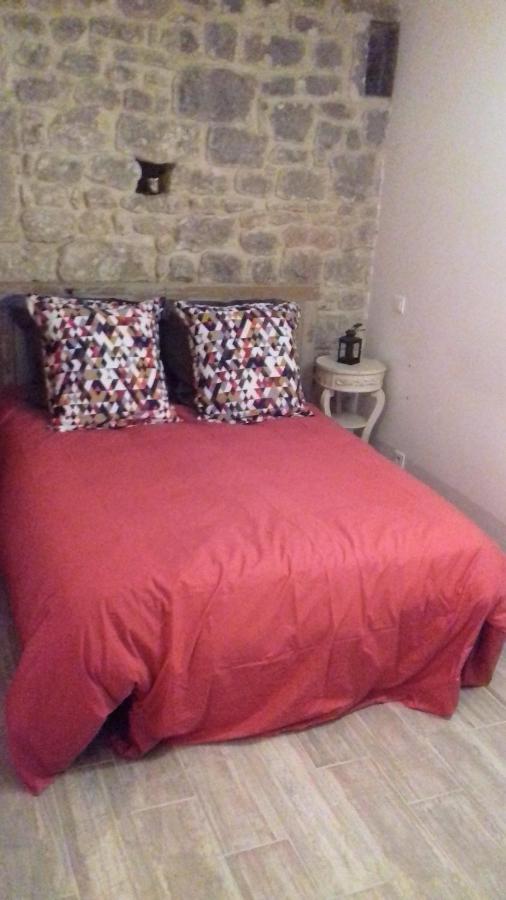 Le Vitrail Chambre Equipee Sans Service Repas Yvetot-Bocage Εξωτερικό φωτογραφία